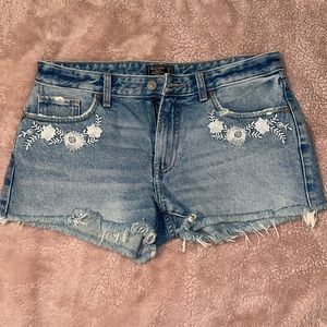 Abercrombie and Fitch Harper Low Rise Short